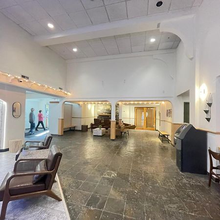 Windtower Lodge Queen Bed Suite-Ugparking&Walking2Dt Κάνμορ Εξωτερικό φωτογραφία