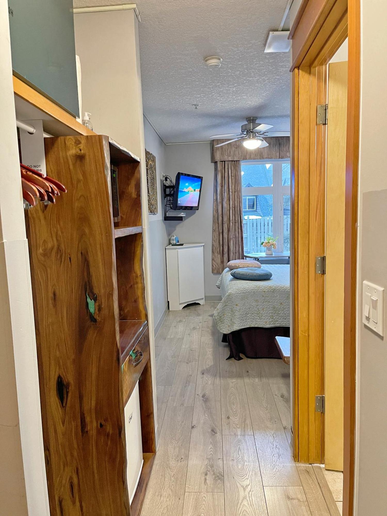 Windtower Lodge Queen Bed Suite-Ugparking&Walking2Dt Κάνμορ Εξωτερικό φωτογραφία